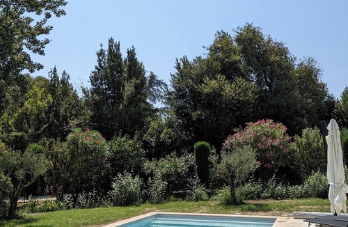 Cavillargues Villa | Le gai Ruisseau - Villa Gard Provençal Avec Piscine - 10/12 Personnes