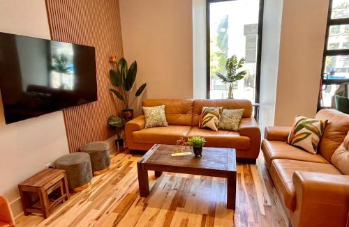 Plateau Mont Royal Apartment | Le Galeria, MTLVR