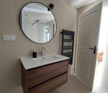 Rodez Apartment | Le Gally 55m2, Cœur de ville avec garage!