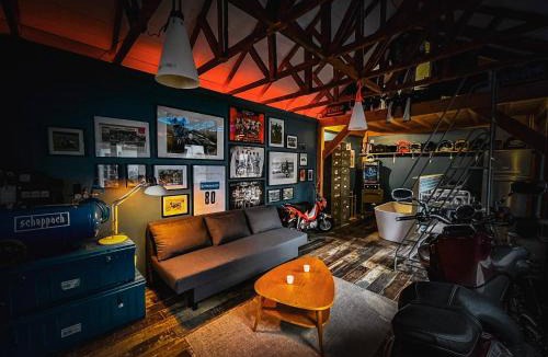 Comines Apartment | Le Garage - logement insolite à 2 pas de Lille