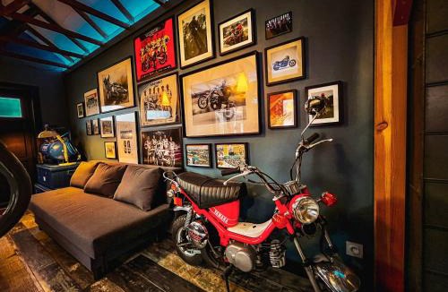 Comines Apartment | Le Garage - logement insolite à 2 pas de Lille