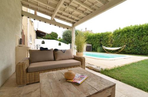 Saint-Victor-la-Coste Apartment | Le Gecko