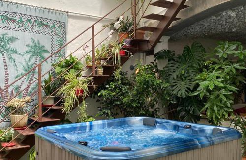 Saint-Hippolyte House | LE GITE DES TONTONS Maison de charme avec spa privé chauffé toute l'année