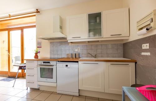 Thoiry House | le gite à Géo