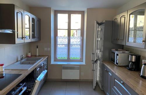 Puilly-et-Charbeaux House | Le gite communal