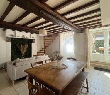 Vire-Normandie House | Le Gite de la Menuiserie