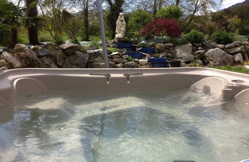 Lourdes House | Le Gîte de Merete with SPA, wheelchair accessible, 8-14 people