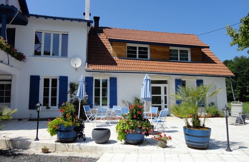 Lourdes House | Le Gîte de Merete with SPA, wheelchair accessible, 8-14 people