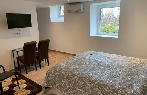 Saint-Pierre-de-Boeuf Apartment | Le gite des mariniers