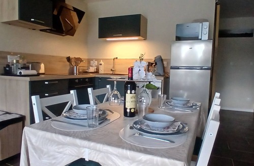 Avremesnil Apartment | Le Gîte des Papillon Apartment adjoining the owner's residence