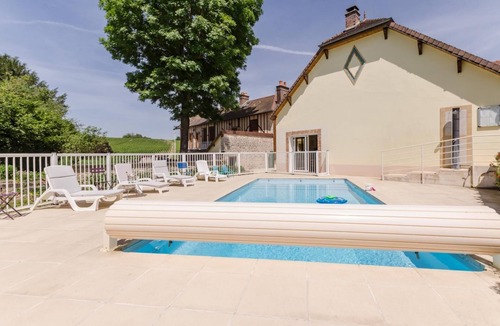 Balnot-sur-Laignes House | Le Gite du Petit Ecureuil