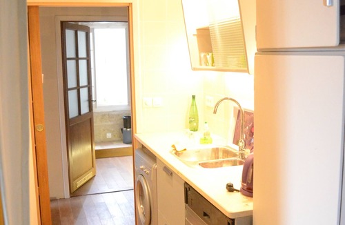 Serignac Apartment | Le Gobelin, spacious, renovated apartment in authentic home