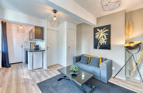 Coteaux Ouest Apartment | Le Golden Black à Rouen !