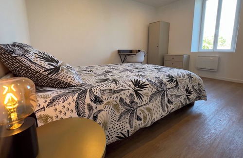 Montlucon Apartment | Le Golden Cocoon