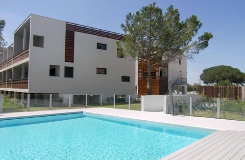 Saint-Cyprien Plage Apartment | Le Golf Clair by Interhome
