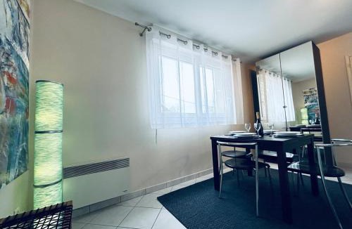 Ville-Dommange Apartment | Le Gré d Argent grande maison au cœur des vignes