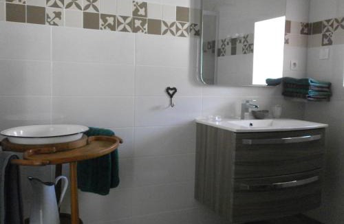 Saint-Etienne-de-Fontbellon House | LE GRAND CHENE