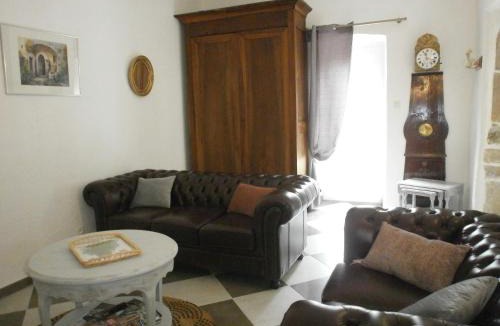 Saint-Etienne-de-Fontbellon House | LE GRAND CHENE