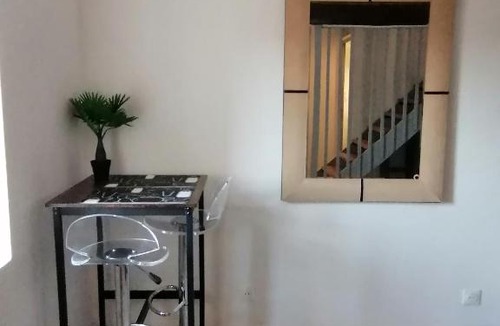 Tonneins Apartment | Le Grain de Sable, studio avec mezzanine