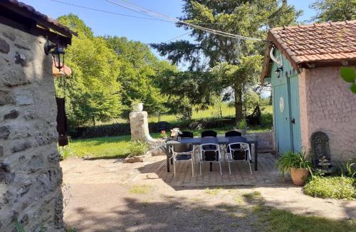 Saint-Sernin-du-Bois House | Le grand bonheur