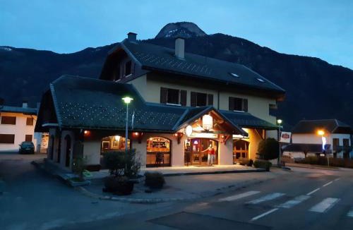 Sainte-Marie-de-Cuines House | Le Grand Chatelard HÔTEL BAR RESTAURANT