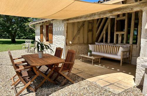 Moustier House | Le Grand Chene