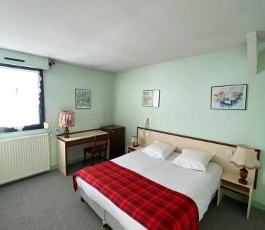 Chateauneuf-de-Randon Hotel | Le Grand Connétable