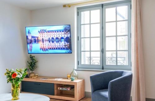 Old Town Apartment | Le Grand Colbert - By PrestiPlace