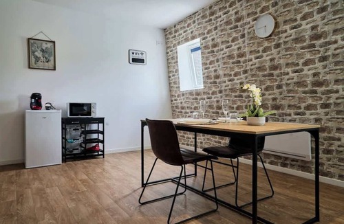 Tourcoing Apartment | Le grand duplex, balnéo, 10 minutes de la gare