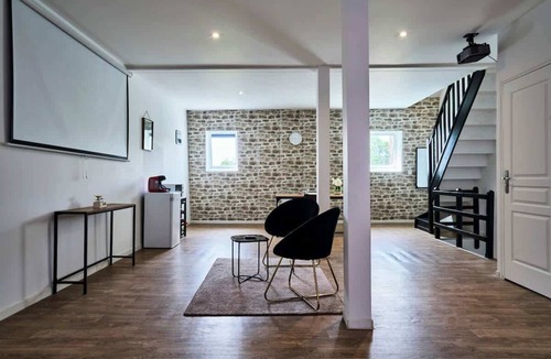 Tourcoing Apartment | Le grand duplex, balnéo, 10 minutes de la gare