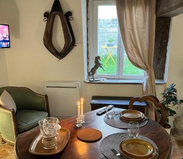 Lorris Bed & Breakfast | Le Grand Faubourg les Gîtes Ecurie et La Faïencerie