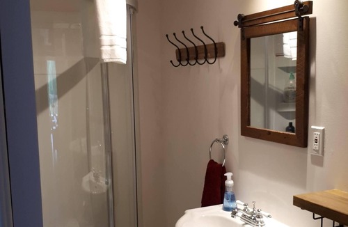 Shannon Ski Chalet | Le Grand Héron - Waterfront chalet with spa