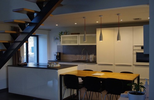 Vains House | Le Grand Hibou