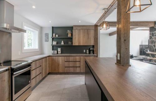 St-Adolphe-d'Howard Ski Chalet | Le Grand Lodge - Locations du Sommet