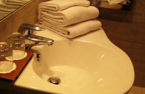 La Rochette Hotel | Le Grand Monarque