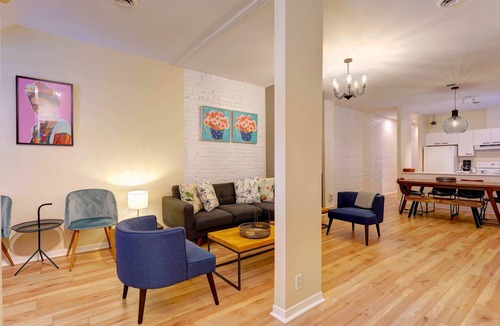 Milton Park Apartment | Le Grand MTL ✦ Charming ♥ Terrace ☼ Parking