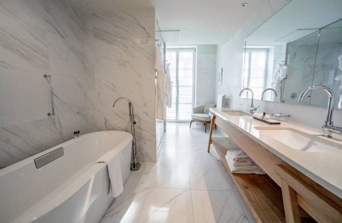 Vineuil-Saint-Firmin Hotel | Le Grand Pavillon Chantilly