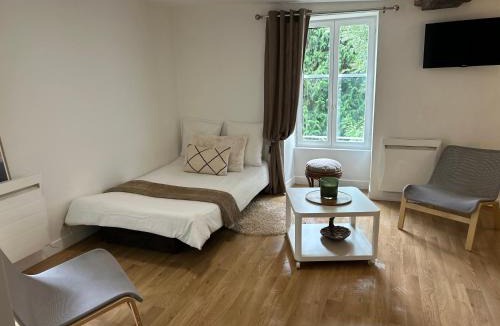 Septeuil Apartment | Le Grand Studio De Septeuil 27m2