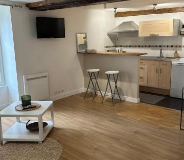 Septeuil Apartment | Le Grand Studio De Septeuil 27m2
