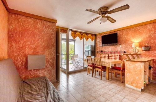 Le Grau-Du-Roi Apartment | Le Grau-du-Roi: Apartment with Balcony and Garage