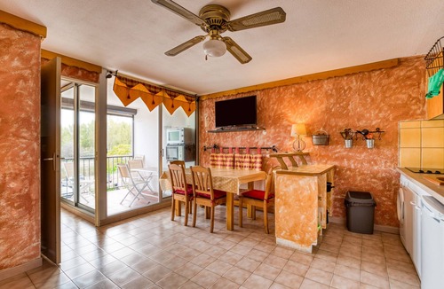 Le Grau-Du-Roi Apartment | Le Grau-du-Roi: Apartment with Balcony and Garage