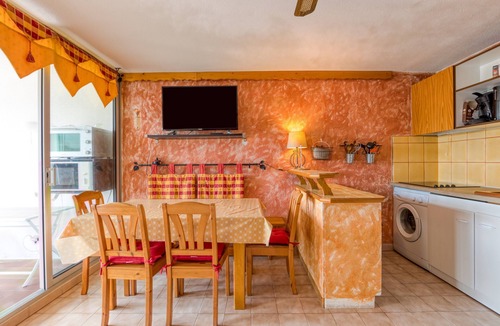 Le Grau-Du-Roi Apartment | Le Grau-du-Roi: Apartment with Balcony and Garage