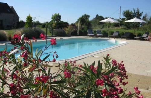 Cussay Cottage | Le Grebe - Luxury 4 bedroom holiday home with heated pool in the Loire Valley