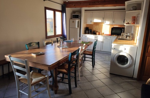 Bagnols-sur-Ceze Apartment | Le Grenadier Gîte with swimming pool in Occitan Provence