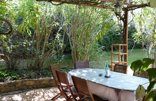 Bagnols-sur-Ceze Apartment | Le Grenadier Gîte with swimming pool in Occitan Provence