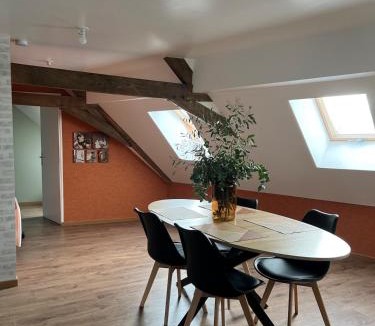 Saint-Omer Apartment | Le Grenier Chic - T3 duplex - Parking privatif