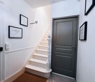 Chateauroux Apartment | Le Grenier d’Anatole : Parking/Haut Standing