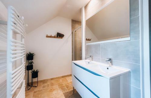 Chateauroux Apartment | Le Grenier d’Anatole : Parking/Haut Standing