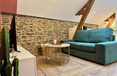 Pontorson Apartment | Le Grenier d'Antan - Near Mont-Saint-Michel