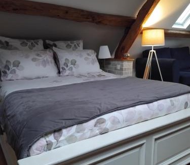 Bordeaux-Saint-Clair Bed & Breakfast | Le Grenier D'Isafil